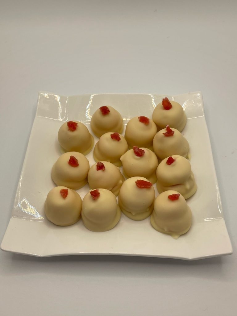 Aardbei slagroom truffels met witte chocolade