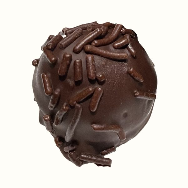 Kersentruffel met pure chocolade en chocoladehagelslag